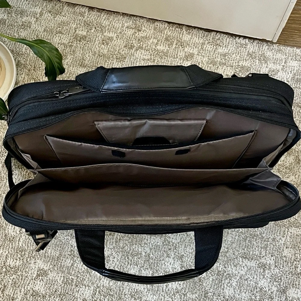 Targus Corporate Traveler Black Laptop Briefcase Bag —14-Inch